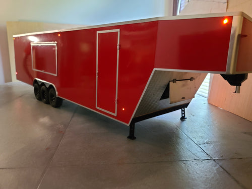 1/10 Scale 40' Enclosed Gooseneck Car Hauler